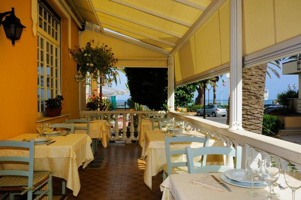 Hotel Villa Igea Alassio Exterior photo